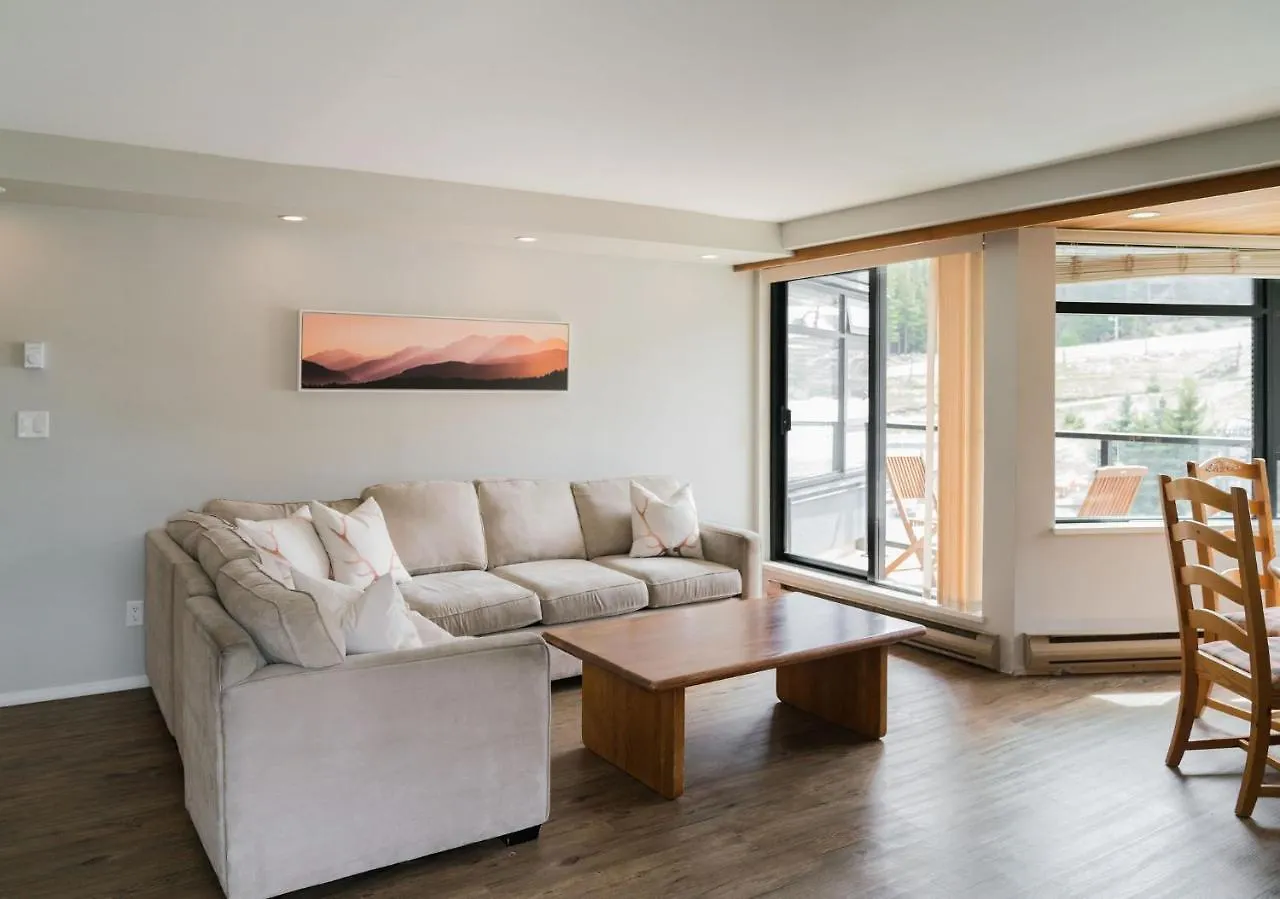 Apartment Gibbons Life Accommodations Whistler